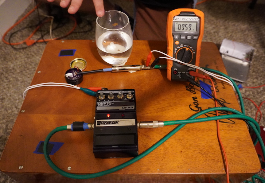 Image of Can I plug a contact mic into a guitar pedal?